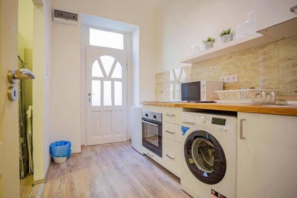 Apartament Cosy Flat In Akacfa Str., Aya Budapeszt Zewnętrze zdjęcie